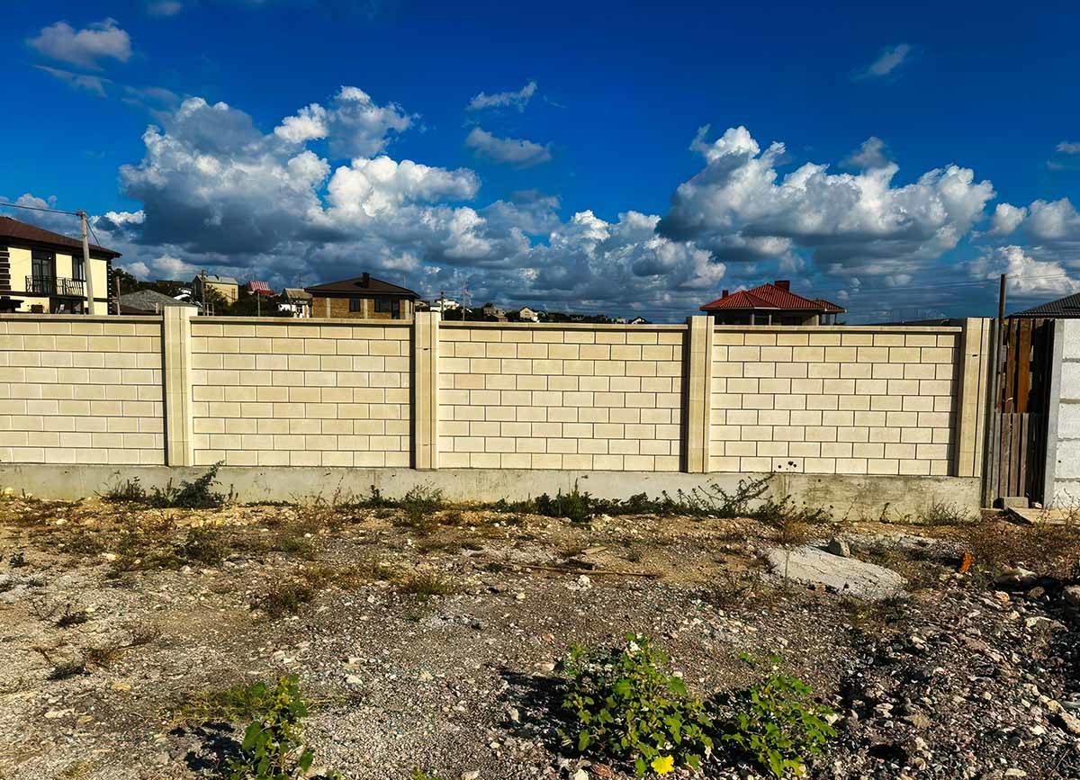 БЕТОННЫЕ ЗАБОРЫ — СевСтрой Бригада Бетонные заборы в Севастополе под ключ