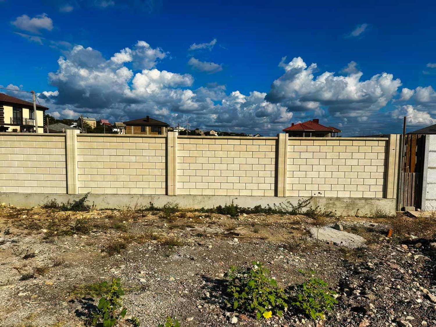 Бетонные заборы в Севастополе под ключ