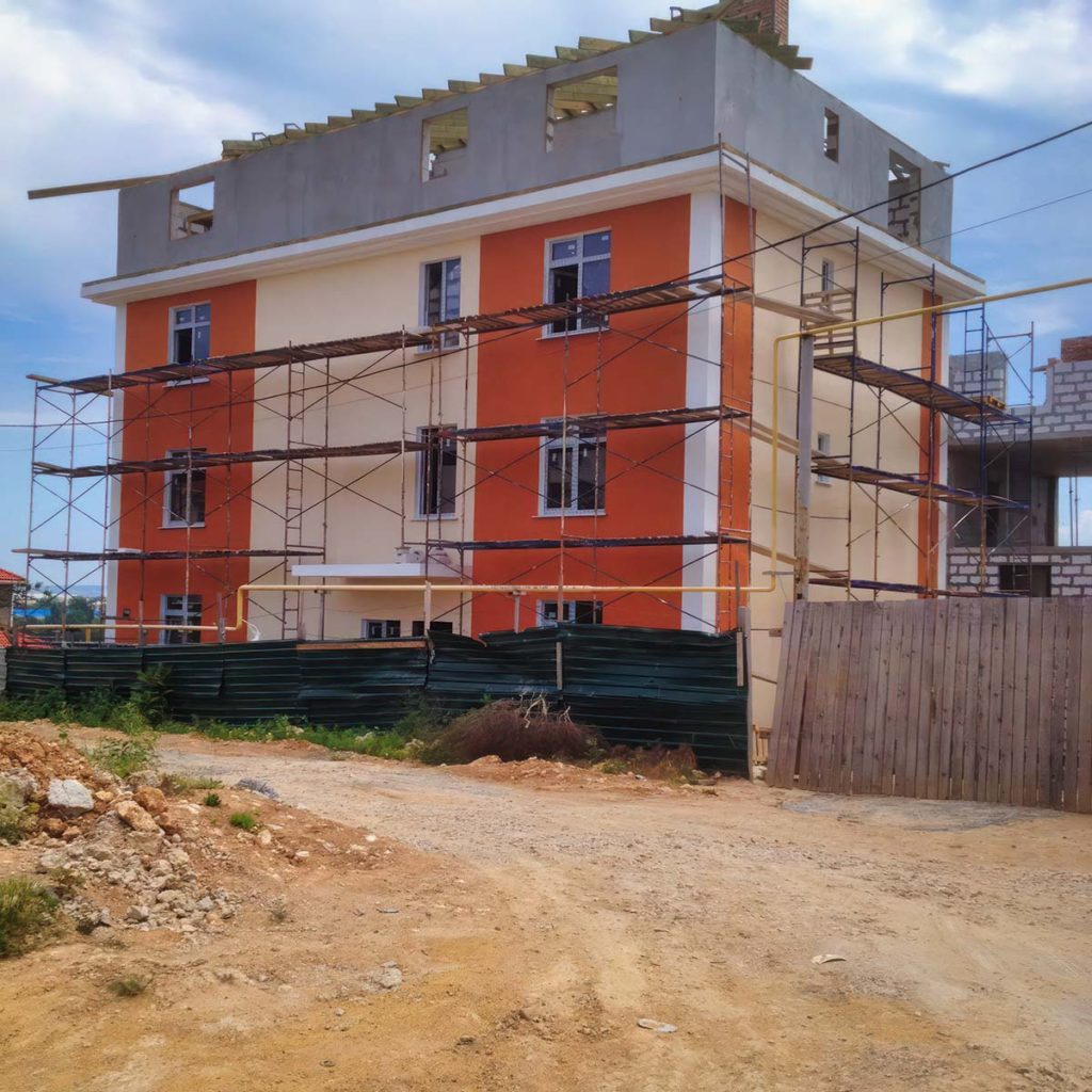 СТРОИТЕЛЬСТВО ДОМОВ — СевСтрой Бригада Дом с террасой на участке в Севастополе