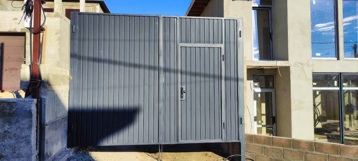 МЕТАЛЛОКОНСТРУКЦИИ — СевСтрой Бригада Металлические ворота для частного дома в Севастополе