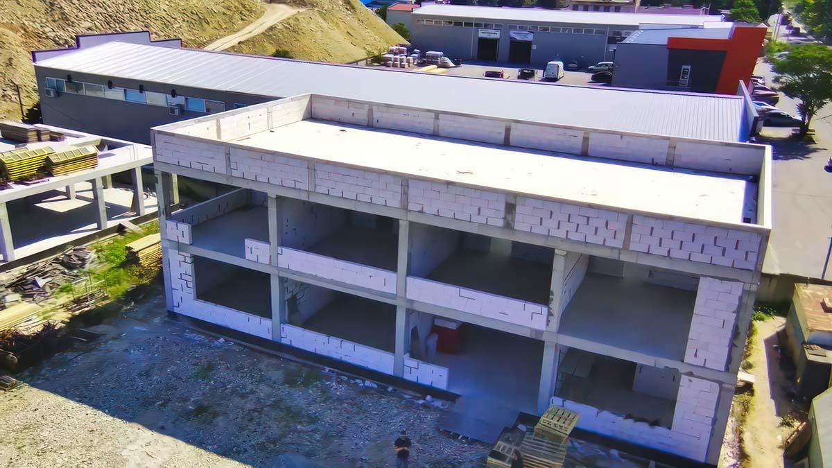 Монолитные конструкции на Северной стороне Севастополя