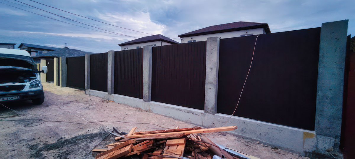 МЕТАЛЛОКОНСТРУКЦИИ — СевСтрой Бригада Ограждение жилого дома в Севастополе