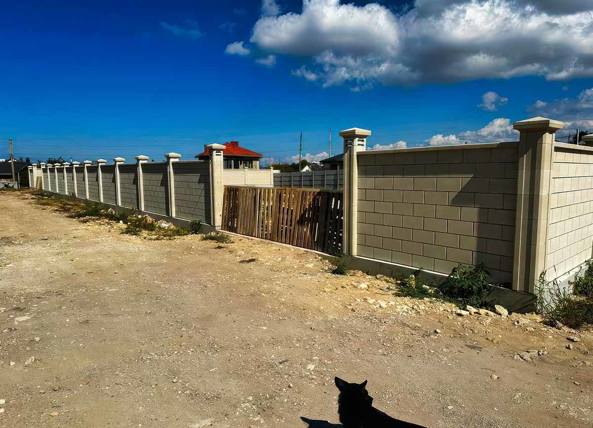 БЕТОННЫЕ ЗАБОРЫ — СевСтрой Бригада Бетонные ограждения в Севастополе