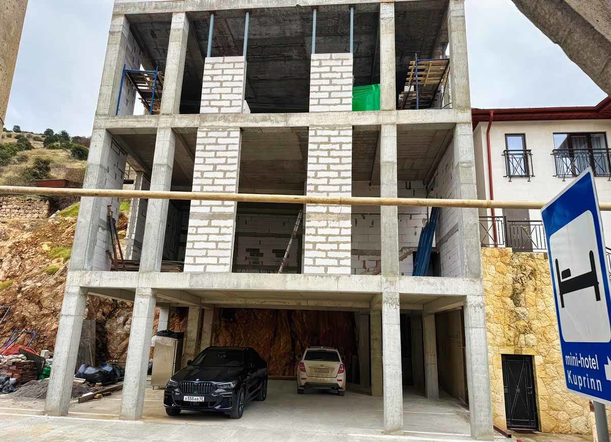 СТРОИТЕЛЬСТВО ДОМОВ — СевСтрой Бригада Монолитные работы при строительстве современного дома в Крыму