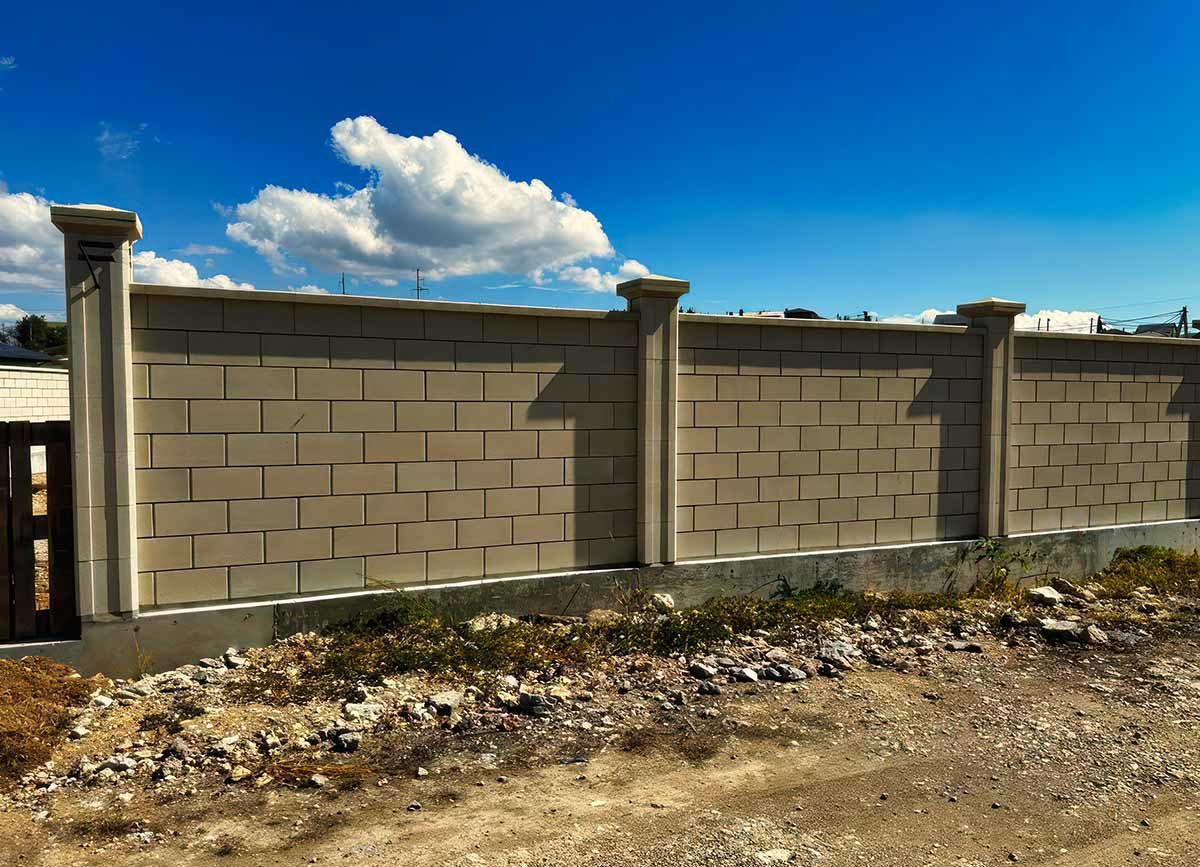 БЕТОННЫЕ ЗАБОРЫ — СевСтрой Бригада Строительство бетонных заборов в Севастополе