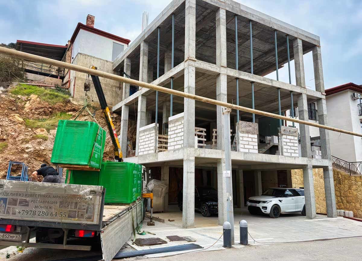 СТРОИТЕЛЬСТВО ДОМОВ — СевСтрой Бригада Строительство коттеджа с монолитными колоннами и армопоясом