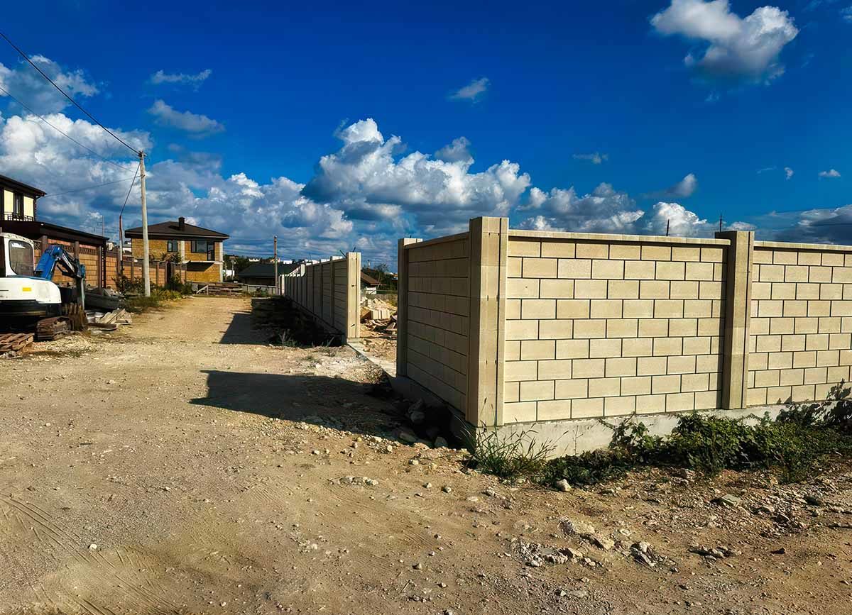 Заборы из бетона в Севастополе